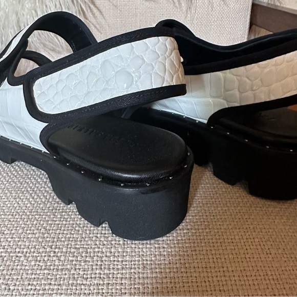 NEW Freda Salvador Black and White Snake Flatform Sandal size 9 - Picture 6 of 6